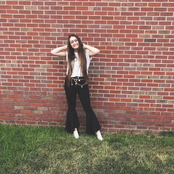 Meet your Posher, Kat! - Picture 2 of 7